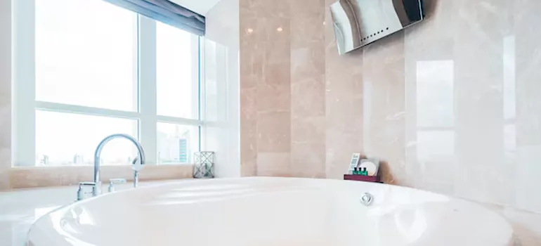 Bathroom Window Coverings in Keystone, FL