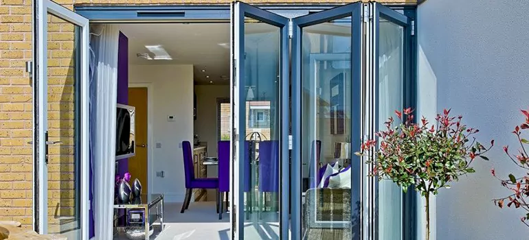 Commercial Door Glass Repair in Keystone, FL